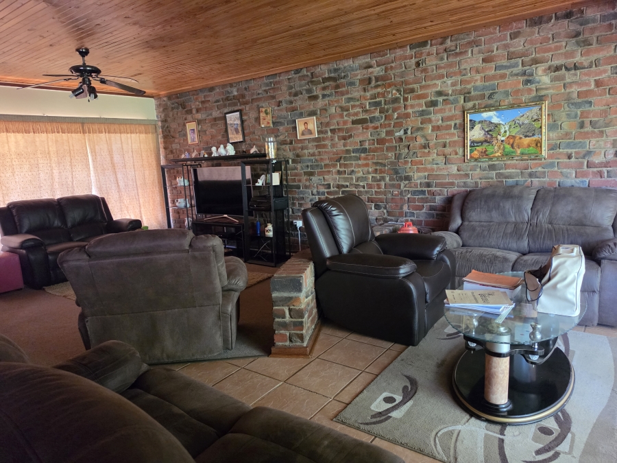 4 Bedroom Property for Sale in Pellissier Free State